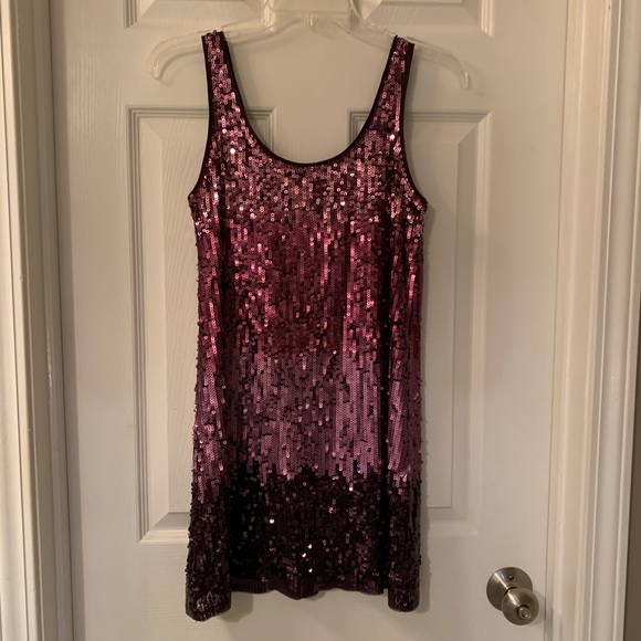 Beautiful pink sequined dress - Picture 3 of 5